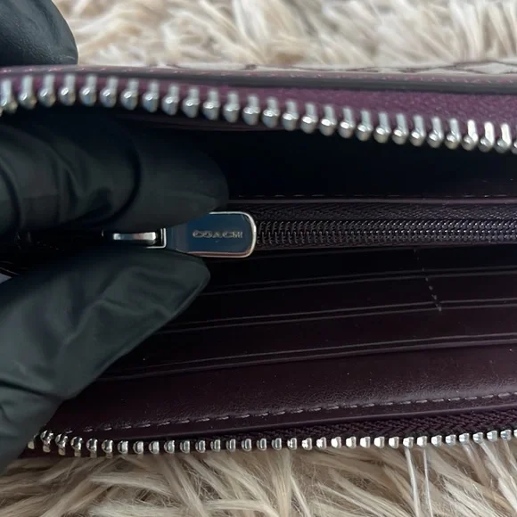 Auth COACH Long Zip Around Wallet in Signature Canvas - Picture 3 of 16